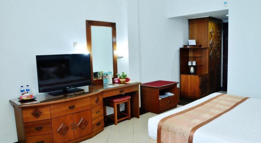 Hotel Tarakan Plaza Luaran gambar